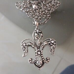 Necklace Fleur De Liz